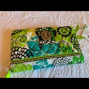 NWT Vera Bradley Wallet Lime’s Up
